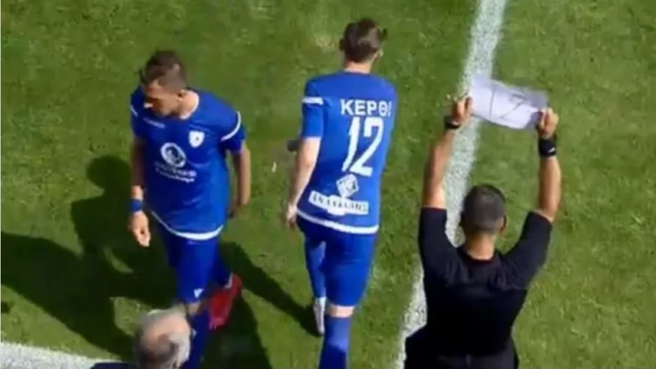 Αλλαγή με κόλλα Α4!! 