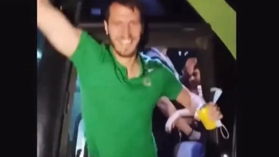 "Τρελαμένος" ο Τσέποβιτς με τους Ομονοιάτες (βίντεο)