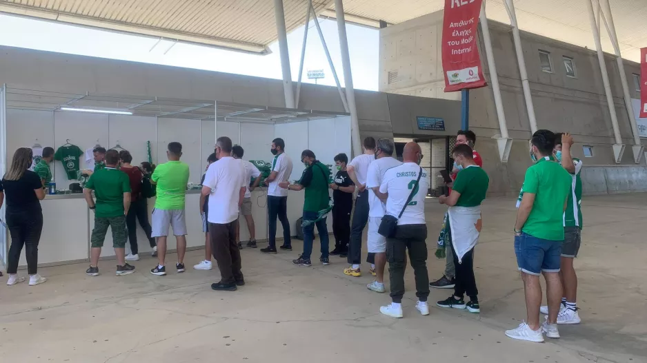 ΦΩΤΟΣ/Οι τυχεροί Ομονοιάτες στο ΓΣΠ