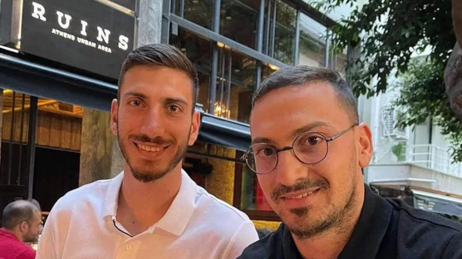 Μακρής με Μηνά