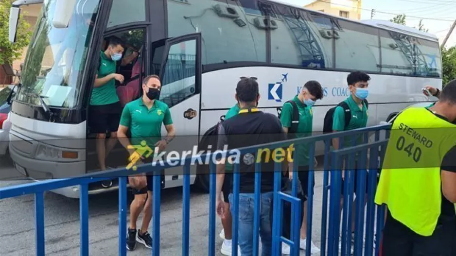 Φώτος/Στο γήπεδο η ΑΕΚ