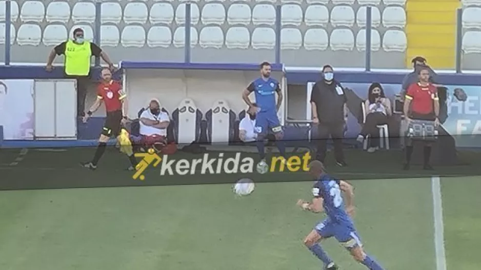 Πρώτη αλλαγή στο 35' ο Τιμούρ (φώτος)