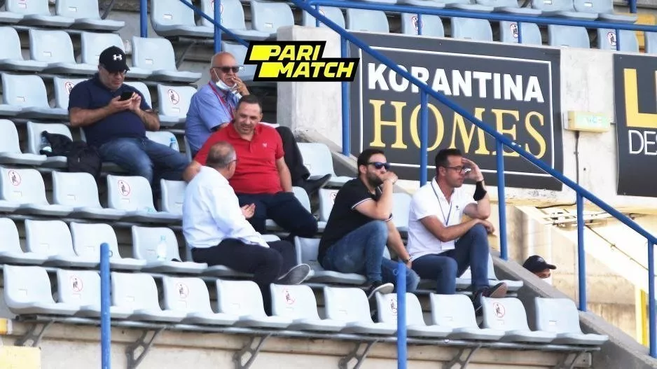 ΠΙΚΡΑ αλλά... γήπεδο