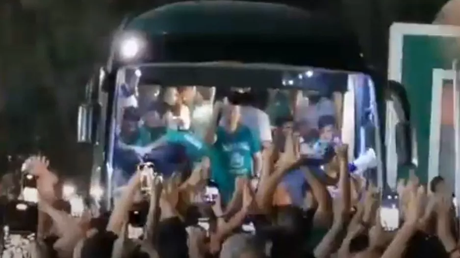 ΜΠΕΡΓΚ/ Αποθεώθηκε και έδωσε... ρυθμό! (Βίντεο - Kerkida)