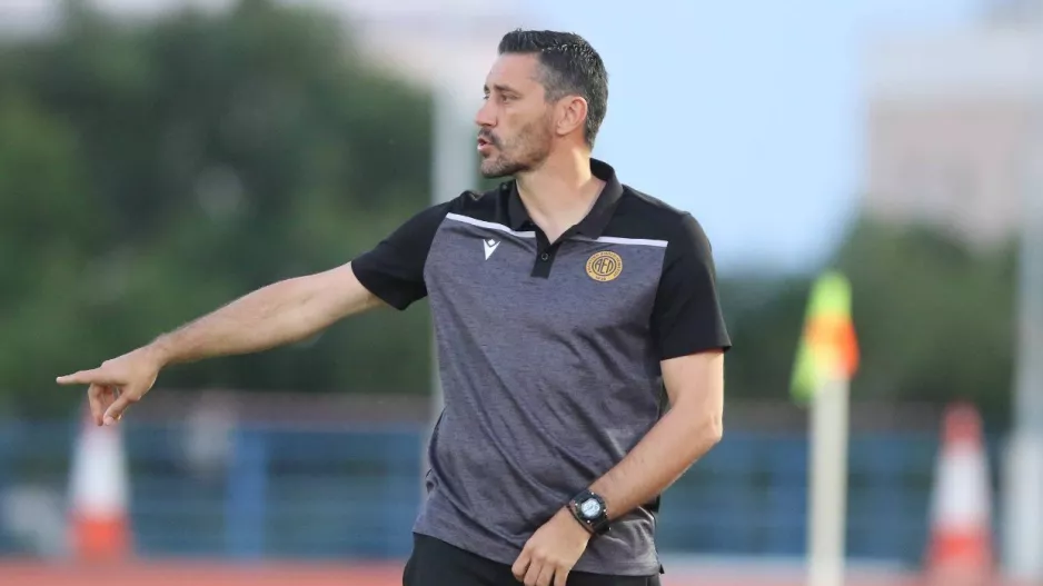 "Είμαι άνθρωπος που δεν θέλω να χάνω ούτε φιλικό..."