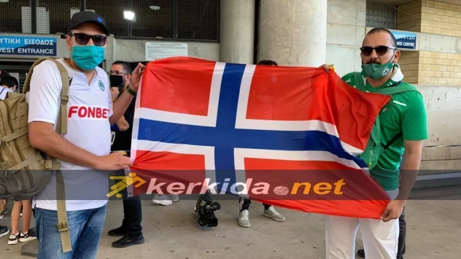 Αφιέρωση σε Μπεργκ/ Στο γήπεδο... με σημαία της Νορβηγίας!