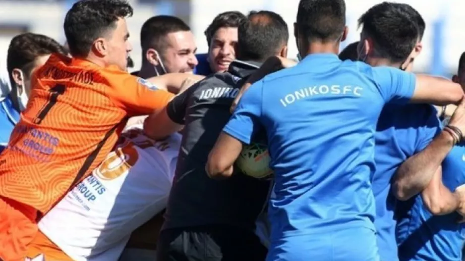 Ιωνικός: Οι πανηγυρισμοί στη Νίκαια για την άνοδο στη μεγάλη κατηγορία (βίντεο)