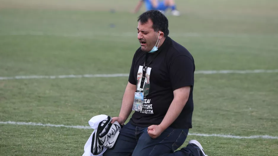 Mε μπλουζάκι τον πατέρα του, ο Ρένος ξέσπασε για το πρωτάθλημα!