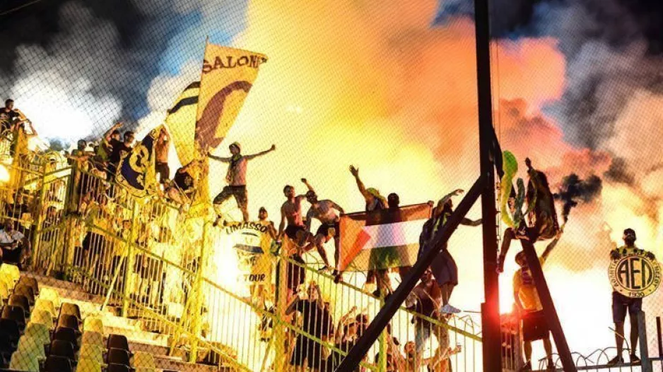 ULTRAS-TIFO.net με ΑΕΛ! 