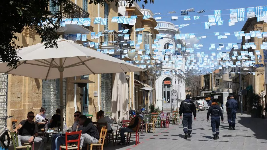 Πάμε ξανά στα 2 SMS; Οι τελευταίες πληροφορίες