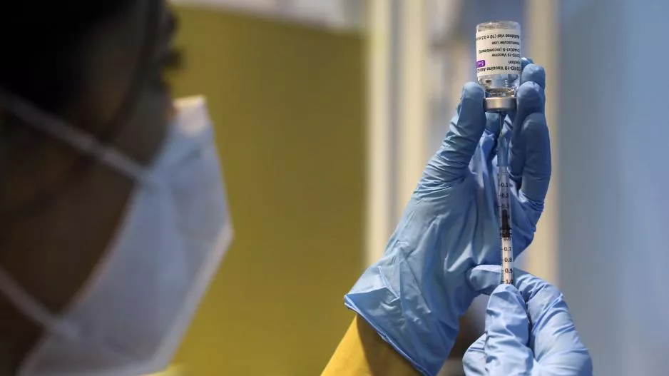 Σύσταση Υπ.Υγείας: Pfizer ή Moderna για άτομα κάτω των 50 ετών