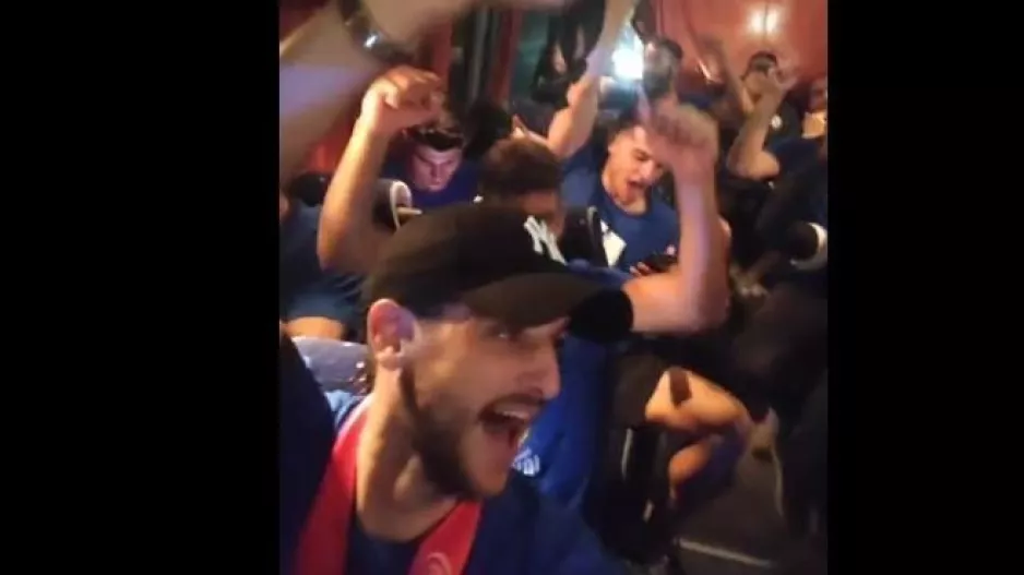 Πλάνα μέσα από το λεωφορείο των Κυπελλούχων! (βίντεο)
