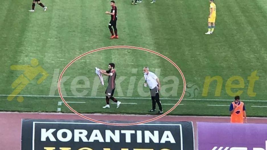 Σκόραρε και ύψωσε την φανέλα του αδικοχαμένου Θανάση (βίντεο/φώτο)