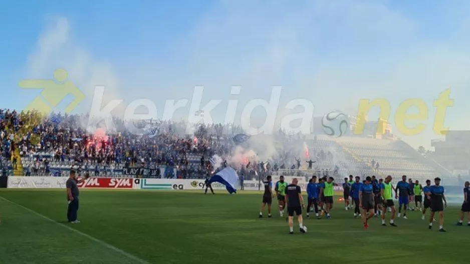 Τρέλα Μαχητών για Κύπελλο! (φώτος/βίντεο)
