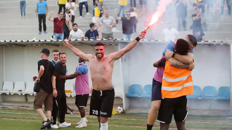 ΚΑΠΑΡΤΗΣ/Pyro