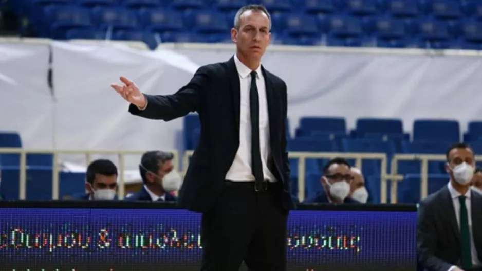 Κάτας: «Να αντιμετωπίσουμε με σεβασμό τη σειρά με την ΑΕΚ»