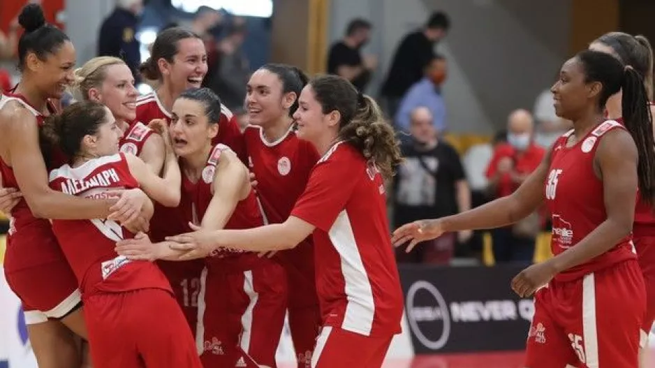 Ερασιτέχνης Ολυμπιακός: "Τα ψωμιά σας τελείωσαν"
