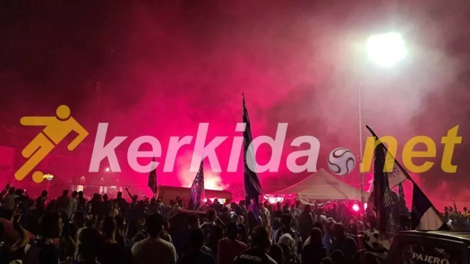 Ανορθωσιάτικο πάρτι έξω από το "ΠΑΠ" (βίντεο/φώτος)