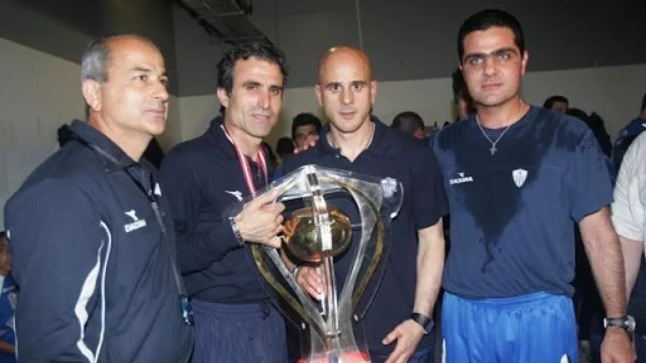 Να φωτογραφηθούν ξανά με το τρόπαιο…