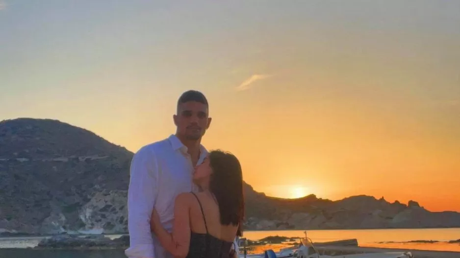 Full in love στη Μήλο