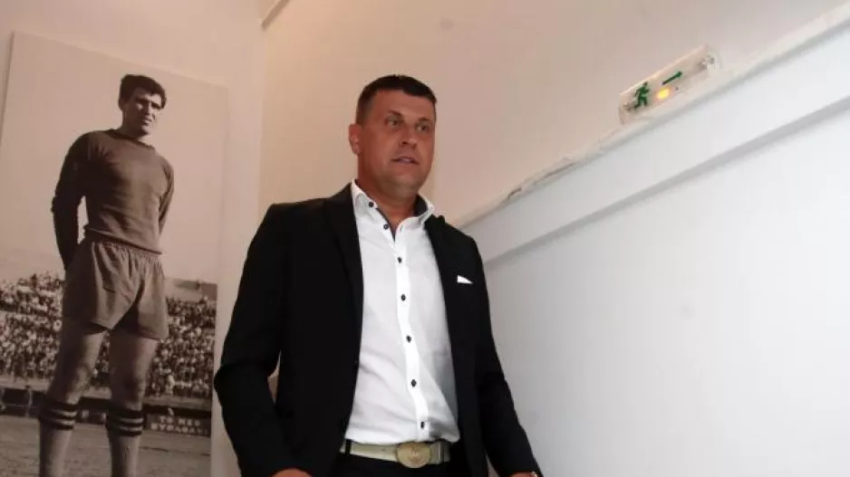 "Απειλεί με καταγγελία την Αλ Αχλί ο Μιλόγεβιτς"