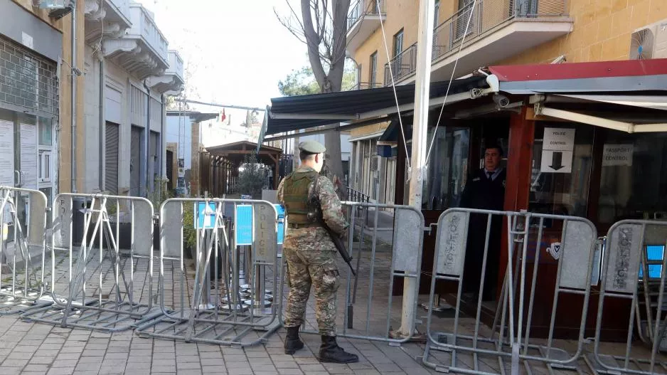 Πότε επαναλειτουργούν τα οδοφράγματα/5000 δόσεις AstraZeneca στους τ/κ
