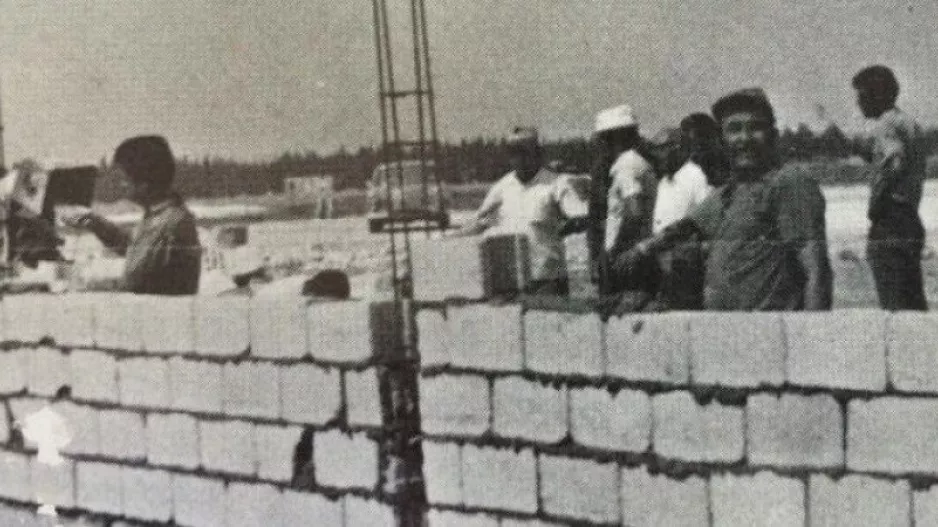 Ομόνοια/Μια Μηλιά 
