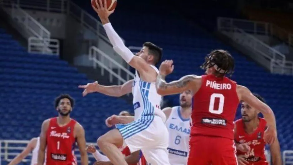 «Κόπηκε» ο Λούντζης, αυτή είναι η τελική 12άδα της Εθνικής για το Προολυμπιακό