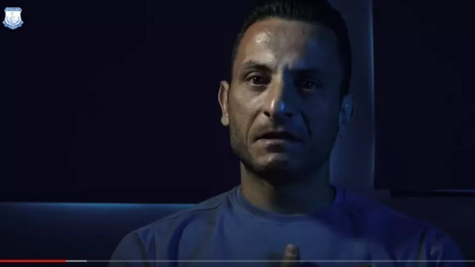 Και 10 ζωές να είχε... 