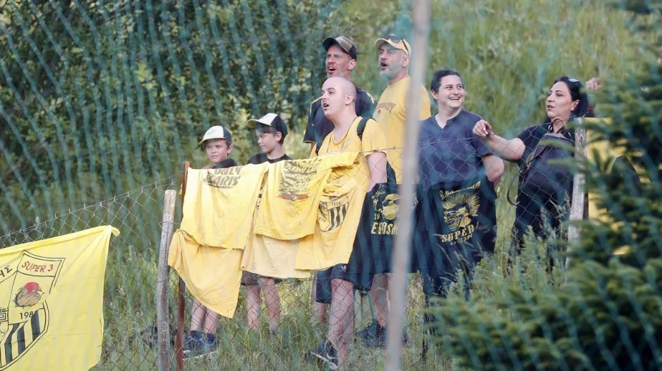 Οπαδοί έκαναν το Βέρμιο… «Κλ. Βικελίδης»!