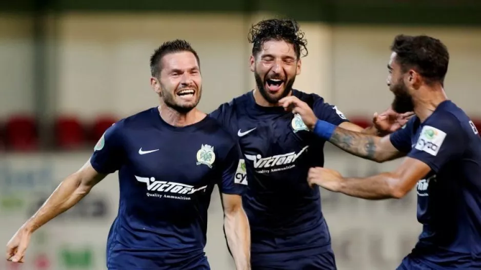 Ελεύθερος και... περιμένει
