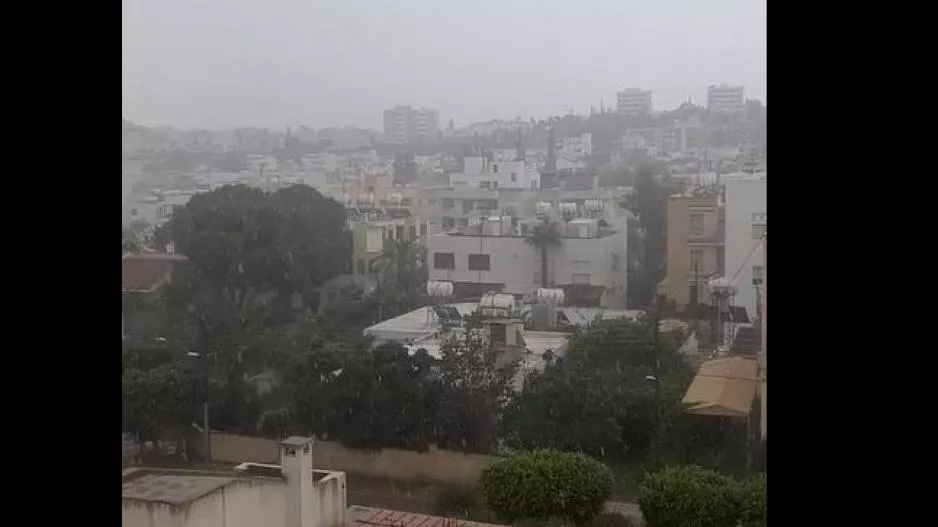 Καταρρακτώδεις βροχές στη Λευκωσία καλοκαιριάτικα