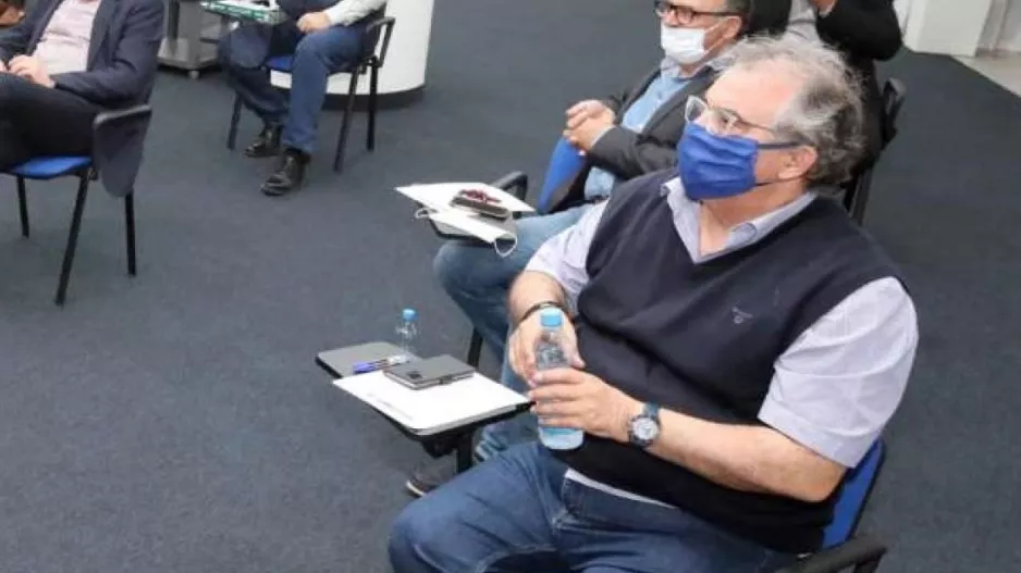 Ποδοσφαιρικό πρότυπο...