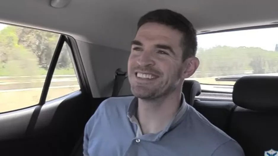 ΒΙΝΤΕΟ/Συνέντευξη Kyle Lafferty στον δρόμο για Πλάτρες!