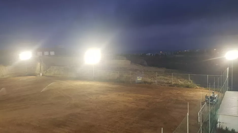 Έβαλε νέους προβολείς