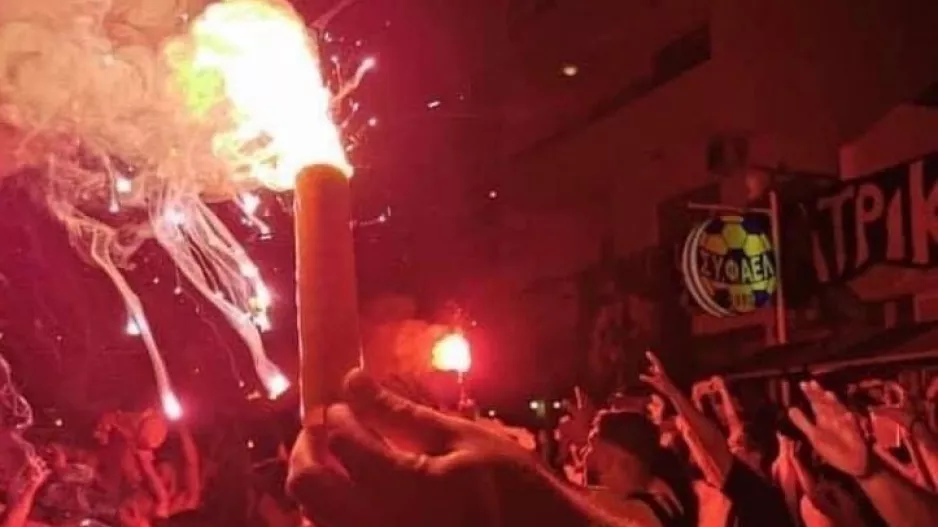 Ζωντανά από το οίκημα το φιλικό 
