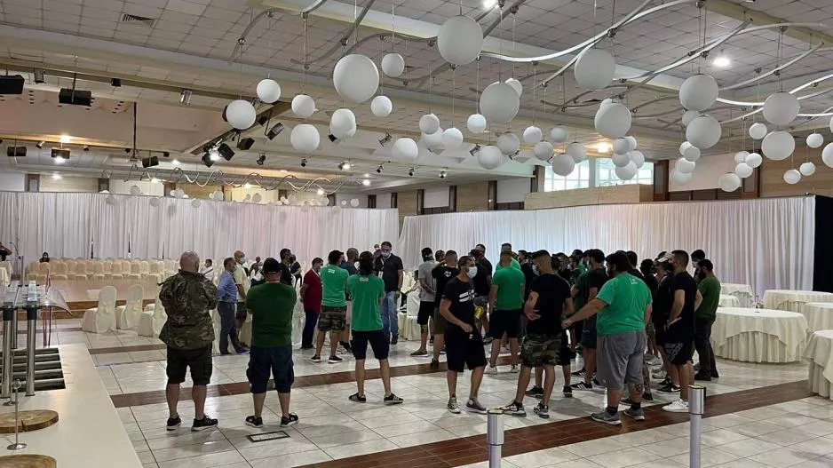 Παράνομη