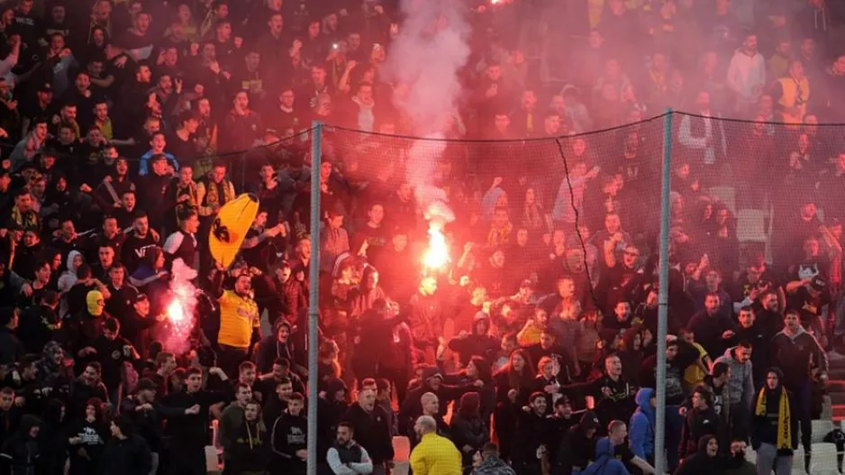 Original: «Δεν αγοράζουμε ή πουλάμε διαρκείας φέτος λόγω της απόφασης για εμβολιασμένους»