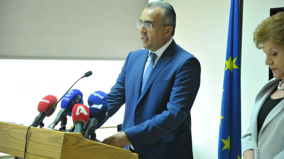 Ανέλαβε ο Χατζηπαντέλας, σε λίγο τα κίνητρα εμβολιασμού