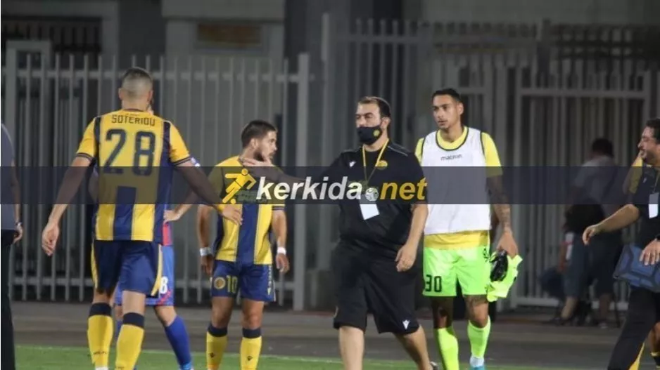 ΦΩΤΟΣ Kerkida/Αγκαλιασμένοι oι "Λέοντες" μετά την πρόκριση