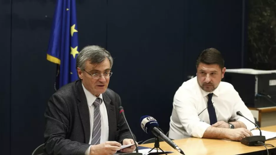 Θα πάρουν... δύσκολες αποφάσεις για τους ανεμβολίαστους/Ελλάδα