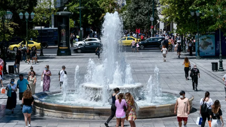 Κόκκινος συναγερμός σήμερα στην Ελλάδα/Κοντά στα 3.500 κρούσματα