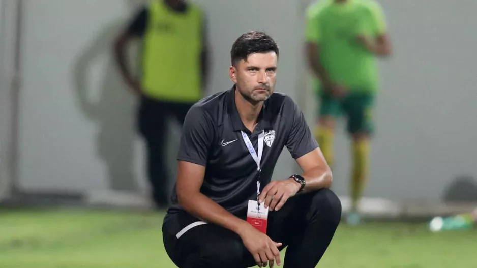 "Μπορούμε να βγάλουμε... Αγγλική βδομάδα" (Σχόλιο για Απολλωνίστες)