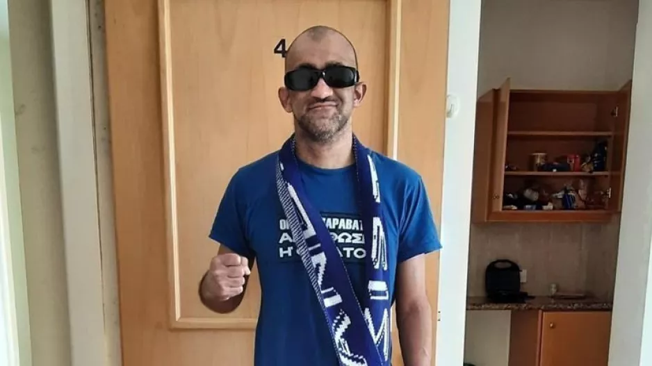Η μεγάλη επιστροφή του Θανάση: "Η αρρώστια της λευχαιμίας γιατρεύτηκε, η αρρώστια της Ανόρθωσης ποτέ"!