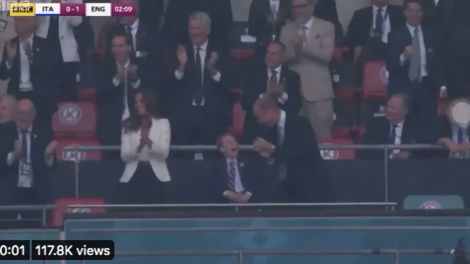 Ο πανηγυρισμός του πρίγκιπα!