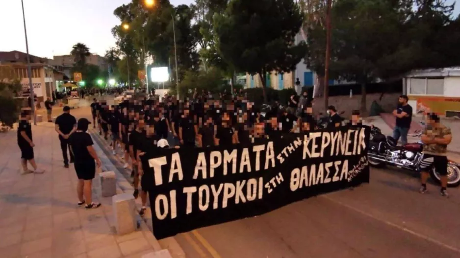 "Πιστοί στις αξίες και τα ιδανικά του ενδόξου σωματείου του ΑΠΟΛΛΩΝΑ"