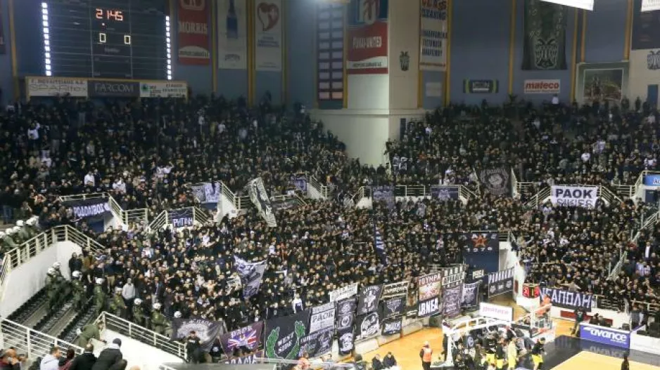 Κάλεσμα της Θύρας 4 για τα διαρκείας σε μπάσκετ και χάντμπολ