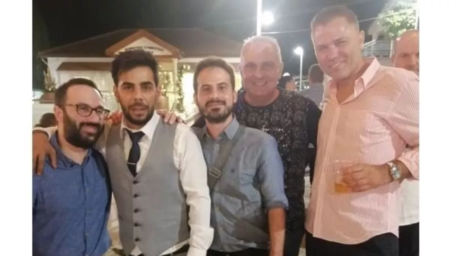 Τέσσερις και ο γαμπρός!
