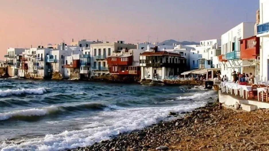Αντιδράσεις/Μύκονος