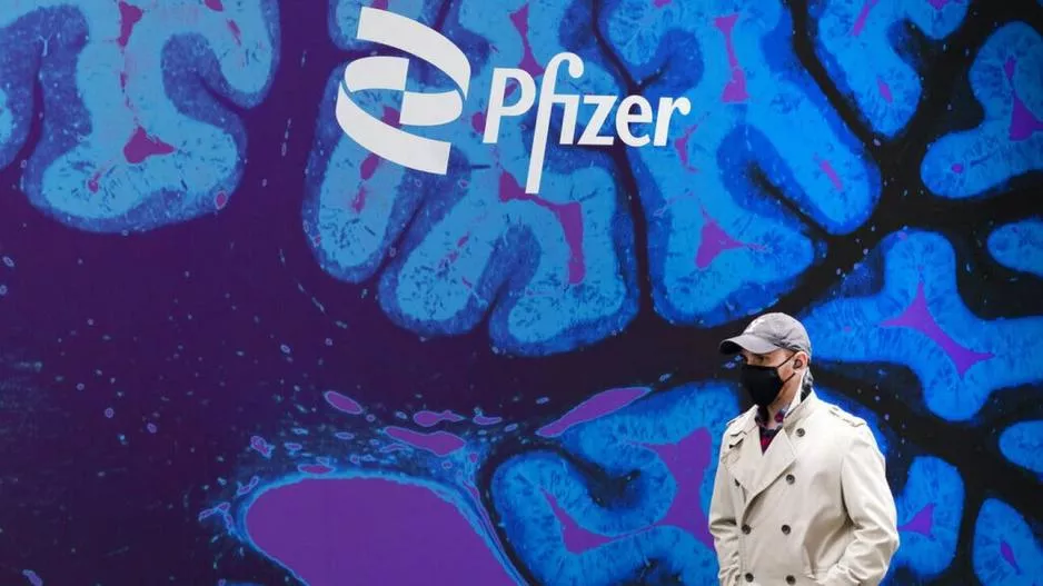 Τρίτη δόση Pfizer: Τι κρύβεται πίσω από τα σχέδια της εταιρείας
